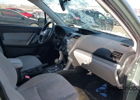 2014 Subaru Forester 2.5I Premium z USA, uszkodzony, nr VIN JF2SJAEC4EH495196